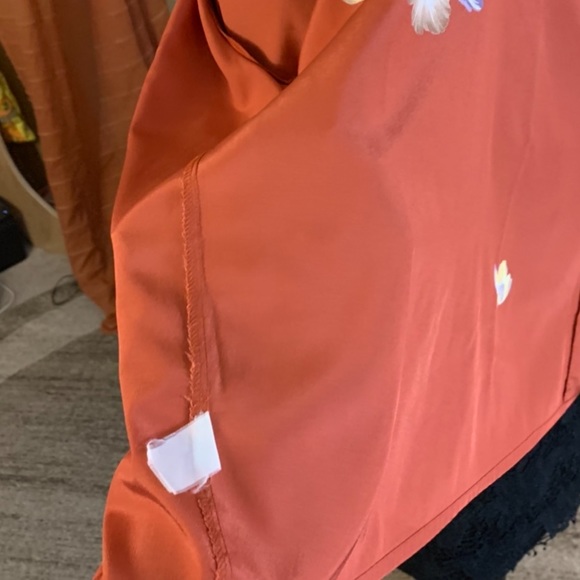 🔵 VTG Jones New York Silk like peach orange blouse hand painted small - Picture 10 of 14